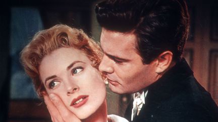 Louis Jourdan avec Grace Kelly dans "The Swan" de Charles Vidor (1956)
 (PHOTO12.COM - COLLECTION CINEMA / AFP)