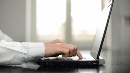 130 000 Français de l’étranger ont voté pour la première fois par internet. (FRANK MAY / PICTURE ALLIANCE / DPA/AFP)