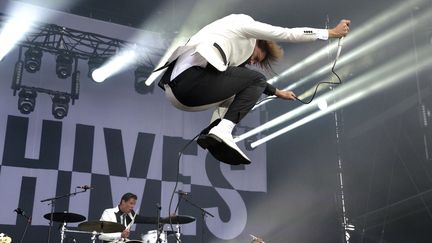 Costumes bicolores, son lourd et chanteur déchaîné : avec The Hives, l'ambiance est survoltée.
 (SADAKA EDMOND / SIPA)