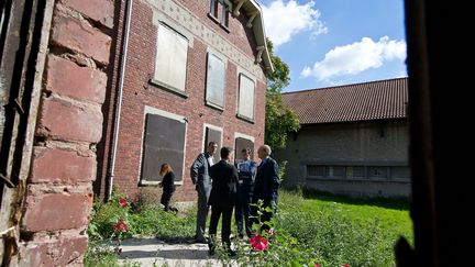 Jean-Jacques Aillagon avait visité l'ancien presbytère de la Cité 9 à Lens le 12/9/14 à la demande de François Pinault
 (PHOTOPQR/VOIX DU NORD / BONNIERE )