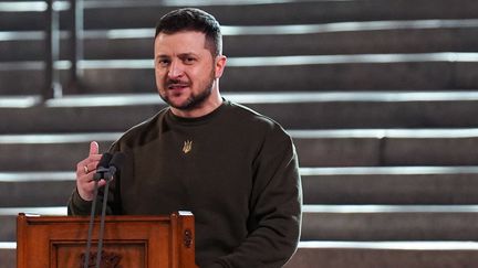 Le président ukrainien Volodymyr Zelensky, devant les députés britanniques au palais de Westminster, à Londres, le 8 février 2023.&nbsp; (STEFAN ROUSSEAU / POOL / AFP)