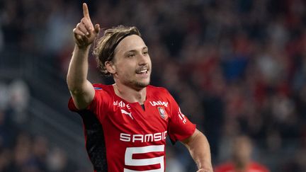 Le Rennais Lovro Majer a inscrit un doublé contre Saint-Etienne, samedi 30 avril 2022, lors de la 35e journée de Ligue 1. (LOIC VENANCE / AFP)