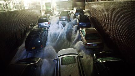 Un parking souterrain inond&eacute;, lundi 29 octobre 2012, dans le sud de Manhattan, &agrave; New York. (ANDREW BURTON / GETTY IMAGES NORTH AMERICA / AFP)