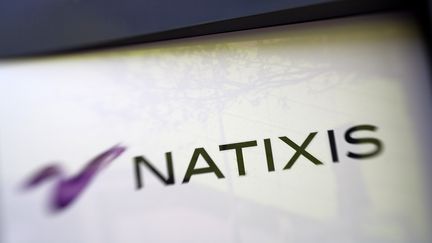 Le logo de la banque Natixis, ici photographié à Paris en avril 2012 (LOIC VENANCE / AFP)