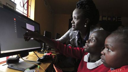 Un école de filles à Nairobi, au Kenya. (Simon Maina/ AFP)