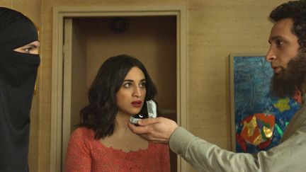 Camélia Jordana, Félix Moati, William Lebghil dans "Cherchez la femme" de Sou Abadi
 (Mars Films)