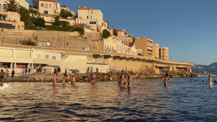 Marseille : une soirée à la plage pour échapper à la chaleur