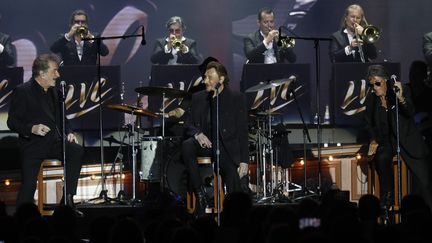 Eddy Mitchell, lors du concert "Les vieilles canailles", avec Johnny Hallyday et Jacques Dutronc, à Nimes, le 22 juin 2017. (OLIVIER CORSAN / MAXPPP)