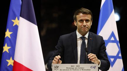 Emmanuel Macron, dimanche 20 mars 2022 à Toulouse (Haute-Garonne). (LUDOVIC MARIN / AFP)