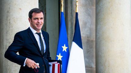 Le ministre de la Santé, Olivier Véran, à la sortie du Conseil des ministres, à l'Elysée, à Paris, le 8 septembre 2021. (XOSE BOUZAS / HANS LUCAS / AFP)