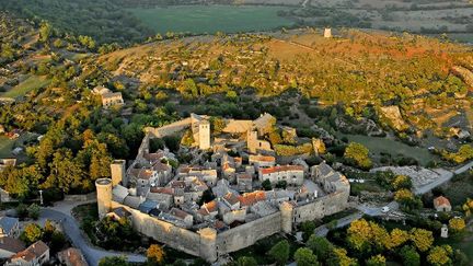 La Couvertoirade, commune du plateau du Larzac
 (Eric Teissedre / Photononstop)