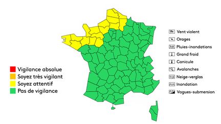 Météo France a placé les trois départements de l'ouest breton en vigilance jaune orages et vents violents.&nbsp; (METEO FRANCE/ FRANCEINFO)