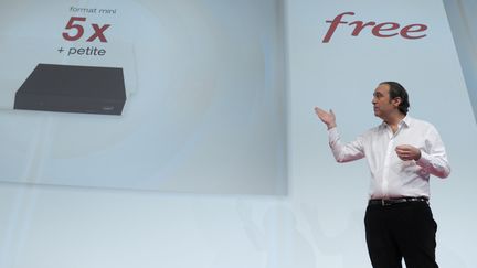 Xavier Niel, le fondateur de Free, lors de la conf&eacute;rence de presse de pr&eacute;sentation de la Freebox mini 4K, le 10 mars 2015 &agrave; Paris. (ERIC PIERMONT / AFP)