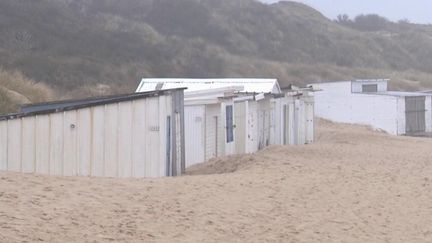 Les cabanes de Blériot-Plage (Pas-de-Calais) pourraient être détruites à la fin de l’été. (CAPTURE ECRAN FRANCE 3)