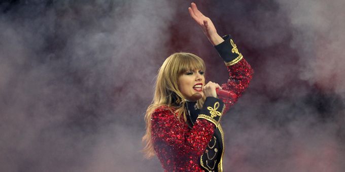 Taylor Swift sur la scène des MTV Europe Music Awards, à Francfort (11/11/2012)
 (Daniel Roland / AFP)