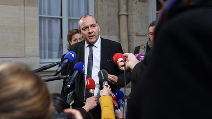 Laurent Berger, secrétaire général de la CFDT, s'exprime devant la presse à Paris, le 3 janvier 2023. (THOMAS SAMSON / AFP)