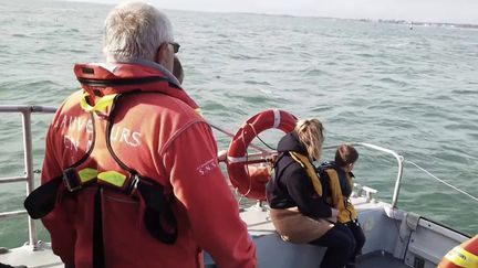 Obsèques : les Sauveteurs en mer effectuent des dispersions de cendres au large (FRANCE 3)