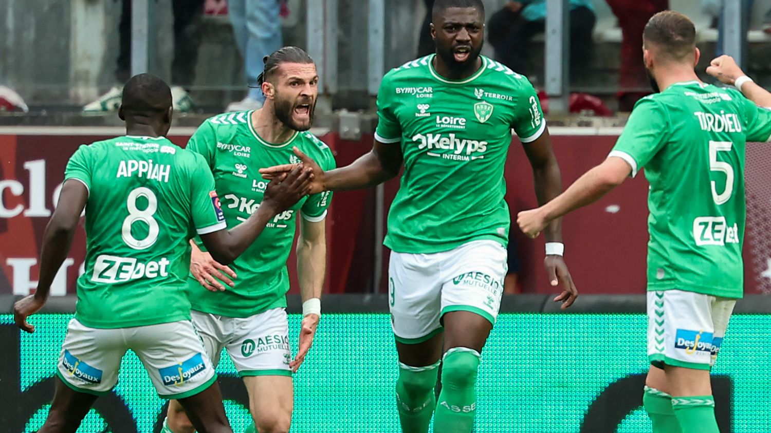 Saint-Etienne snatches its rise in Ligue 1 on the finish of the extension of the play-off in opposition to Metz