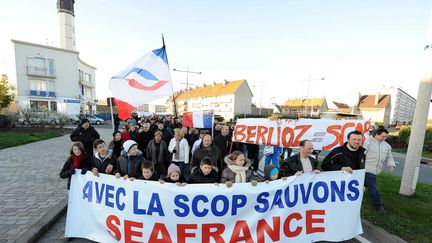 Manifestation le 10 d&eacute;cembre 2011&nbsp;dans les rues de Calais (Pas-de-Calais) pour d&eacute;fendre le projet de coop&eacute;rative pour la reprise de SeaFrance. (G DROLLET / LA VOIX DU NORD / MAXPPP)