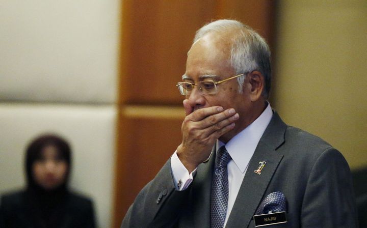 Le Premier ministre malaisien Najib Razak, le 8 juillet 2015, lors d'une présentattion destinée aux stagiaires du gouvernement à  Putrajaya, la capitale administrative de la Malaisie, dans les bureaux du chef de gouvernement. (REUTERS/Olivia Harris TPX IMAGES OF THE DAY)