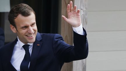 Le président de la République, Emmanuel Macron, le 12 avril 2018 à Berd'huis (Orne). (CHARLY TRIBALLEAU / AFP)