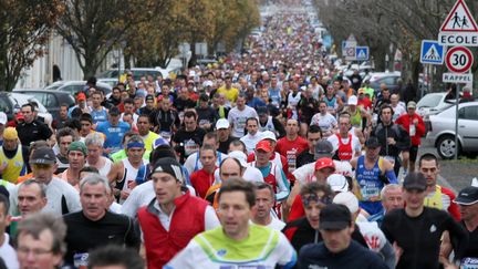 &nbsp;La montée de l'Avenue Guiton lors du 19e Marathon de la Rochelle en 2009 (photo d'archive). (JULLIAN DOMINIQUE / MAXPPP TEAMSHOOT)