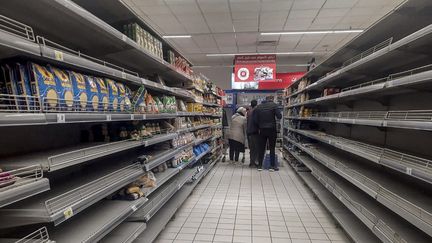 La pénurie touche de nombreux produits en Tunisie. (FETHI BELAID / AFP)