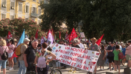 Nouveau Premier ministre : des Niçois manifestent à l’appel des Insoumis contre le “coup de force d’Emmanuel Macron