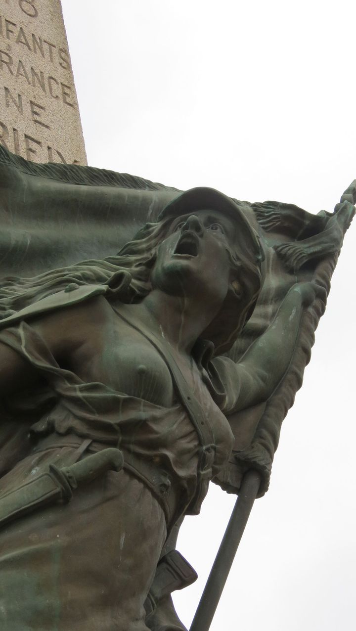 Le monument aux morts de Saint-Yrieix-la-Perche (Haute-Vienne), photo : mairie de Saint-Yrieix
 (Rencontres Arles)