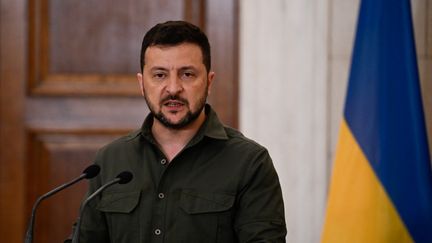 Le président ukrainien, Volodymyr Zelensky, lors d'une conférence de presse à Athènes (Grèce), le 21 août 2023. (ARIS MESSINIS / AFP)