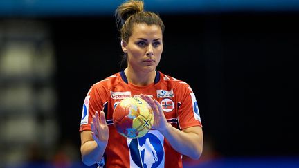 Nora Mork, la star de l'équipe de Norvège, ici face à Puerto Rico, le 9 décembre 2021 lors des championnats du monde en Espagne.&nbsp; (DAVID ALIAGA / NURPHOTO)