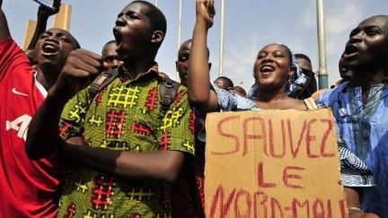 Des Maliens du nord manifestent à Bamako contre la partition du pays (6-04-2012) (AFP PHOTO / ISSOUF SANOGO)