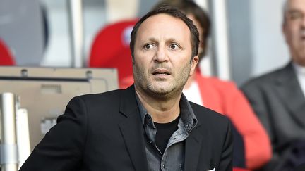 L'animateur t&eacute;l&eacute; Arthur, le 7 mai 2014 au Parc des Princes, &agrave; Paris. (FRANCK FIFE / AFP)