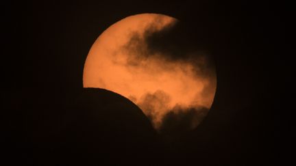 L'éclipse de soleil vue depuis Buenos Aires (Argentine), le 2 juillet 2019. (ALEJANDRO PAGNI / AFP)