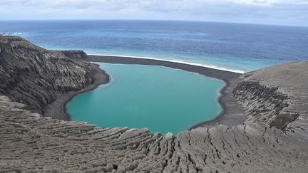 L'île de Hunga Tonga Hunga Ha'apai pourrait&nbsp;aider&nbsp;à comprendre le développement de la vie sur Mars,&nbsp;a annoncé la NASA le 13 décembre 2017. (HANDOUT / NASA)