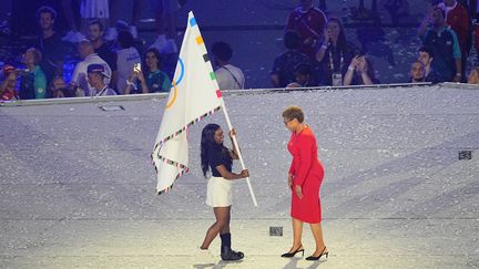 JO de Paris 2024 : Simone Biles portait une botte de marche 