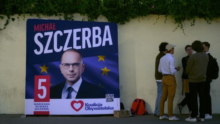 The campaign poster of centrist candidate for the European elections Michal Szczerba, in Warsaw (Poland), May 17, 2024. (JAAP ARRIENS / NURPHOTO / AFP)