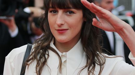 Juliette Armanet a une nouvelle fois foulé le tapis rouge après son hommage à Michel Legrand hier soir pour la cérémonie d'ouverture
 (Valery HACHE / AFP)