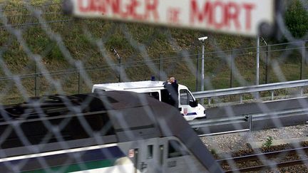 &nbsp; (Le contrôle de la police retarde régulièrement le trafic du tunnel sous la Manche © Reuters)