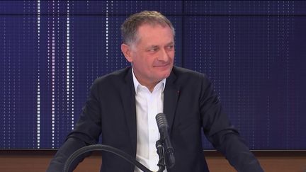 Philippe Juvin, chef des urgences de l'Hôpital européen Georges Pompidou à Paris et maire Les Républicains de la Garenne-Colombes était l'invité du "8h30 franceinfo", dimanche 31 janvier 2021. (FRANCEINFO / RADIOFRANCE)