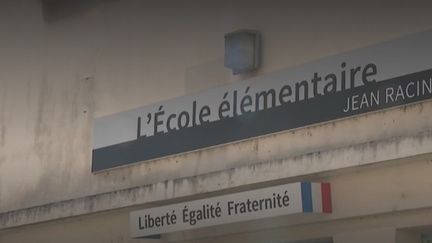 Covid-19 : face à l'épidémie, quelles solutions s'offrent aux écoles ?