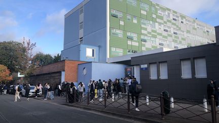 Le lycée Sévigné, à Tourcoing (Nord), le 13 novembre 2017. (VOIX DU NORD / MAXPPP)