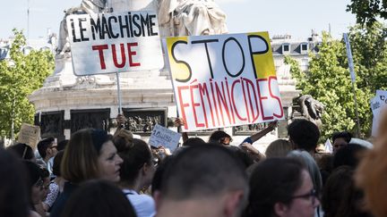 Une manifestation pour réclamer des mesures de lutte contre les féminicides, à Paris, le 6 juillet 2019. (SAMUEL BOIVIN / NURPHOTO / AFP)