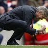 L'entra&icirc;neur d'Arsenal, Ars&egrave;ne Wenger, lors d'un match contre Liverpool, &agrave; Londres (Royaume-Uni), le 5 avril 2008. (KIERAN DOHERTY / REUTERS)