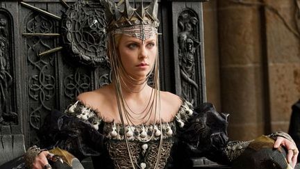 Charlize Theron est la reine maléfique de &quot;Blanche Neige et le chasseur&quot; de Rupert Sanders
 (Universal Pictures International France)