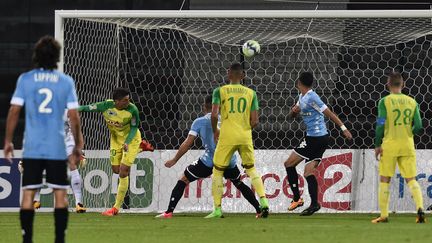 Le but de Florian Miguel pour Tours. (GUILLAUME SOUVANT / AFP)