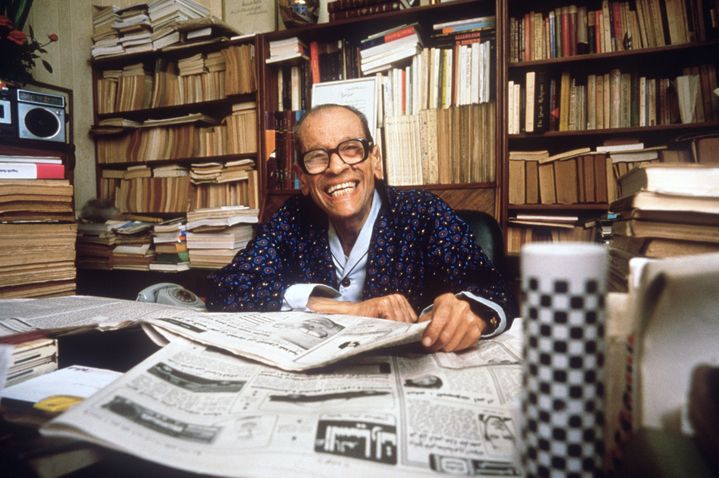 L'écrivain égyptien, Naguib Mahfouz, à son domicile au Caire le 19 octobre 1988, quelques jours après l'annonce de l'attribution du prix Nobel de littérature. (PETER OFTEDAL / SCANPIX SWEDEN)