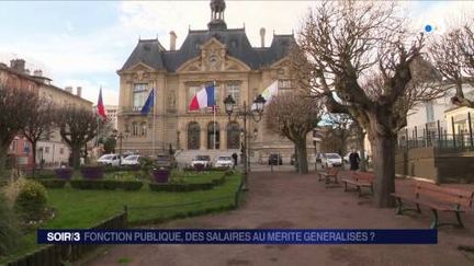 Fonction publique : des salaires au mérite généralisés ?