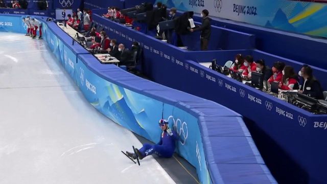 Bien placé pour se qualifier dans son quart de finale, Sébstien Lepape est victime d'une chute à quatre tours de l'arrivée. Il n'y aura pas de Français en demi-finale.