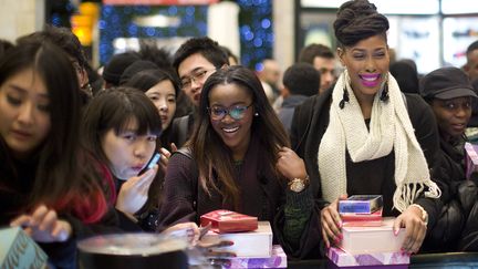 Londres : les touristes se ruent sur les soldes